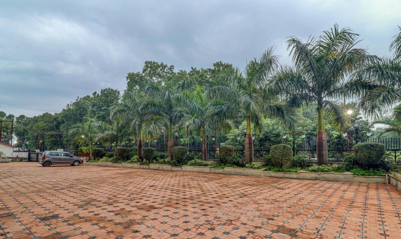 Treebo Premium Pearl Avenue Banquets And Lawn Ντεχραντούν Εξωτερικό φωτογραφία