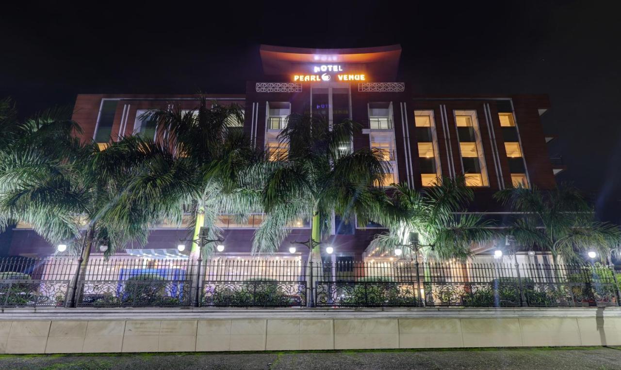 Treebo Premium Pearl Avenue, Ring Road Ξενοδοχείο Ντεχραντούν Εξωτερικό φωτογραφία